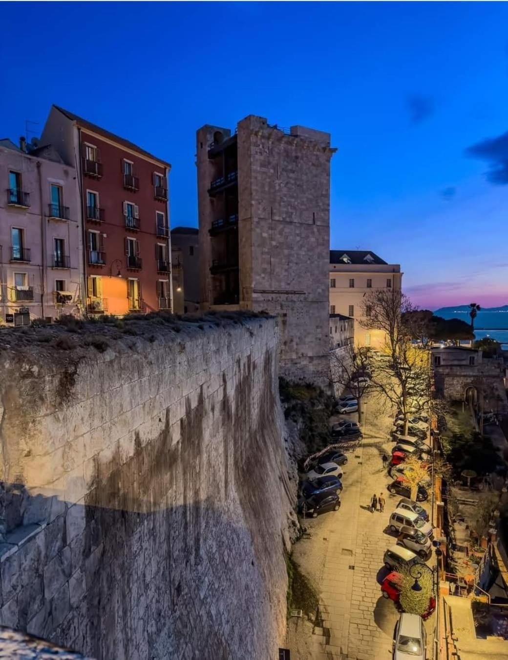 Alloggio bellissimo a Cagliari Piazza Galilei Esterno foto